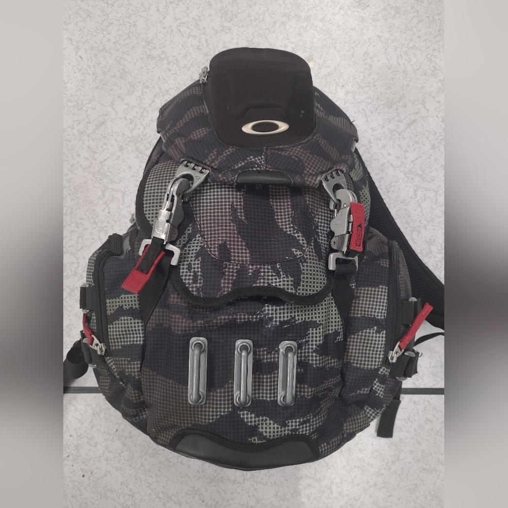 Oakley Kitchen Sink Backpack Large Tactical Field Olive